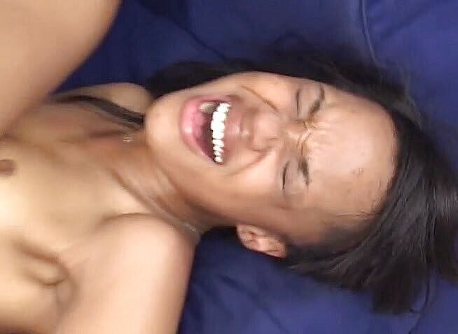 Analiscius: Piccola ragazza ebano prende un cazzo grande come a forcella