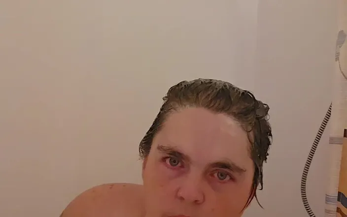 Dark_Leprechaun4_gir: Shower Time
