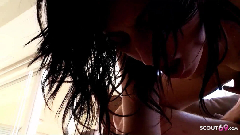 Full porn collection: La magra teen latina Lilou viene sbattuta duramente nel culo...