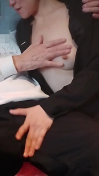간통 부부의 소파 삼키기