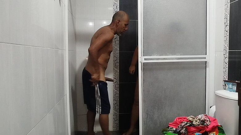 Adribella69: Znajduję wielką dupę samotnie na plaży, w końcu zapraszam ją...