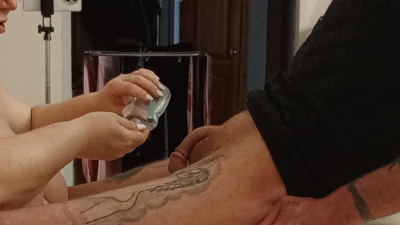 Zona901: Neighbor Does an Oil Dick Hand Job