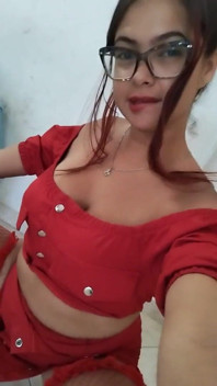 Une ac chic aux cheveux roux veut se faire baiser
