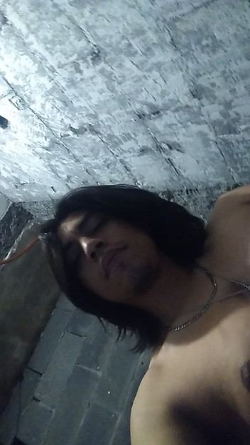 AlexAlejandro13: Ayo Lepas Pakaian Kita Di Kamar Mandi