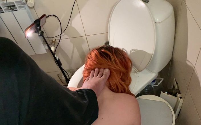 Elena studio: Umiliazione puttana in bagno
