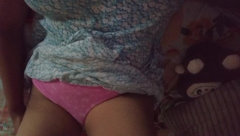 Anne White: मस्टर्बेशन के साथ Lustlove में श्रीलंकाई Ann