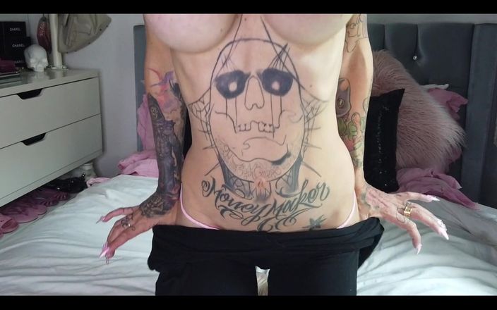 Skully inkson: Dildofun