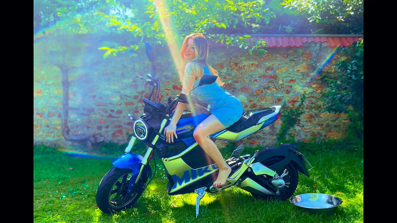 Stellafatale: Moto figa strofina bagnato stuzzica e orgasmo