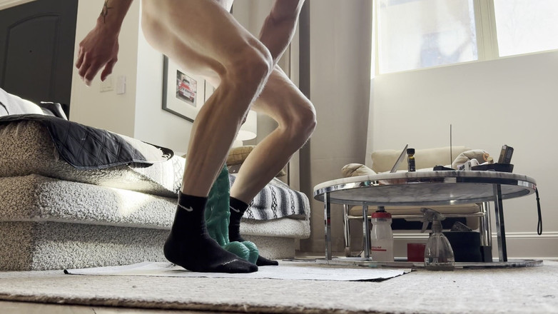 Another Loose Hole: 악마 자지 아래로