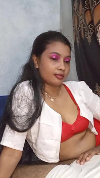 Mujeres musulmanas en hijabs y follando en la habitación hardcore