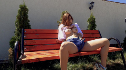SassyTiff: Hot teen outdoor squirting