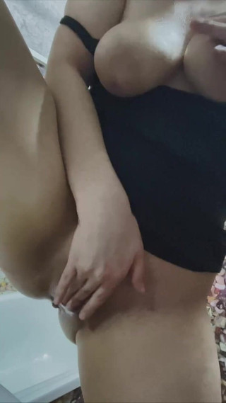 Sweetbitchmary: 美丽的手淫 第一部分