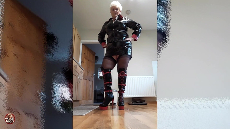 Uk Joolz: Pepek dalam but