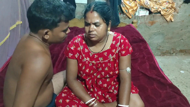 Raju Raju: 남매를 알몸으로 만들고 보지에 손가락을 삽입한 이웃 형부