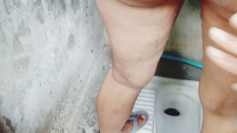 CoupleWorld: 나는 화장실에서 이웃 여인과 섹스했다.