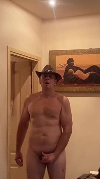 Um cowboy solitário se masturbando