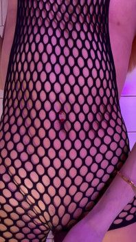 Ladyboy melancap zakar mudanya yang lancap