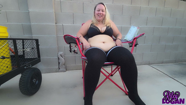 RileyLogan: Backyard Snacks &amp; Belly Play