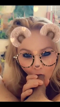 Sexy blondýnka ošukaná mrdkou do obličeje