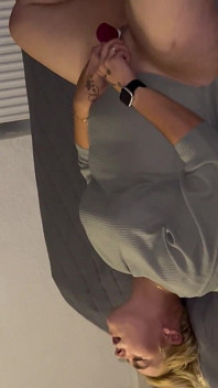 Bonie Und Clyde Selbstbefriedigung Heiss Blond Solo Pussy Fingern Clitoris Reiben Satisfyer Multiple Orgasmen Zittern Stoehnen