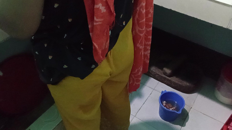 Sumahomesex: Desi bhabhi ngentot di dapur ketika dia memasak makanan