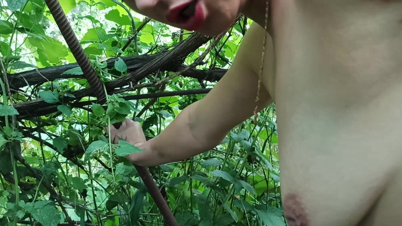 DirtyLubov: Oral et baise en plein air
