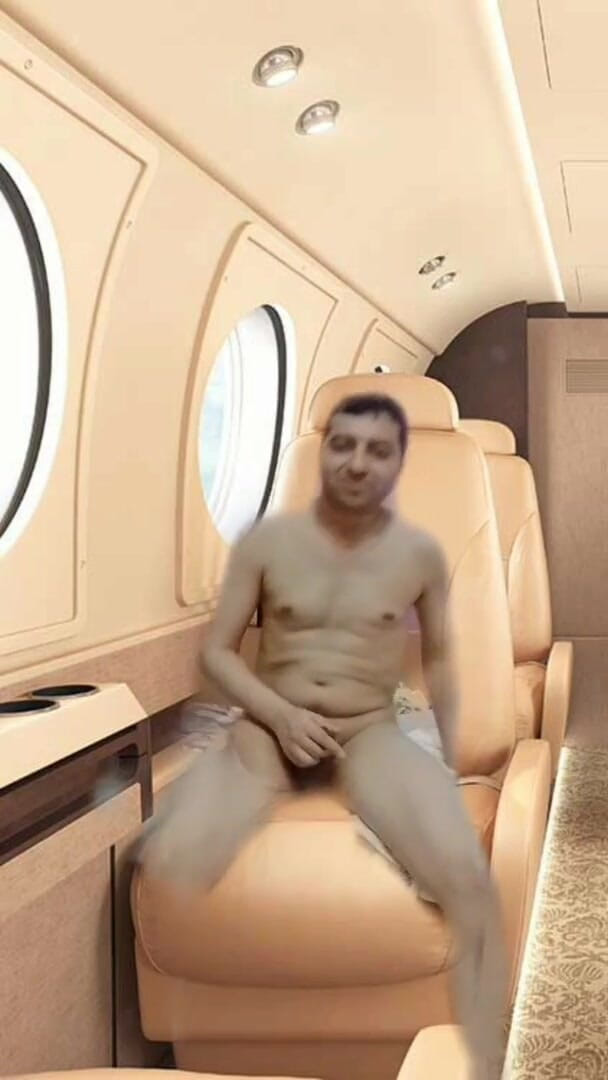 Cute & Nude Crossdresser: Nude boy masturbation on seat of the virtual Air plane.