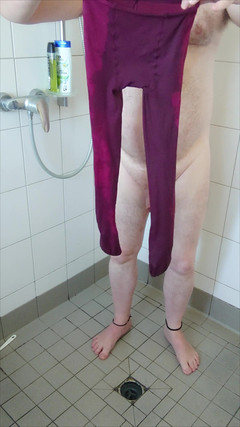 Carmen_Nylonjunge: Incontinence Fun in Hot Pantyhose and Rubber Pants