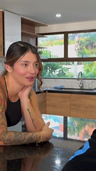La sorella di mia moglie è pazza! Vuole fare sesso anale dopo aver sentito scopare mia moglie ed io ieri di notte - MILF