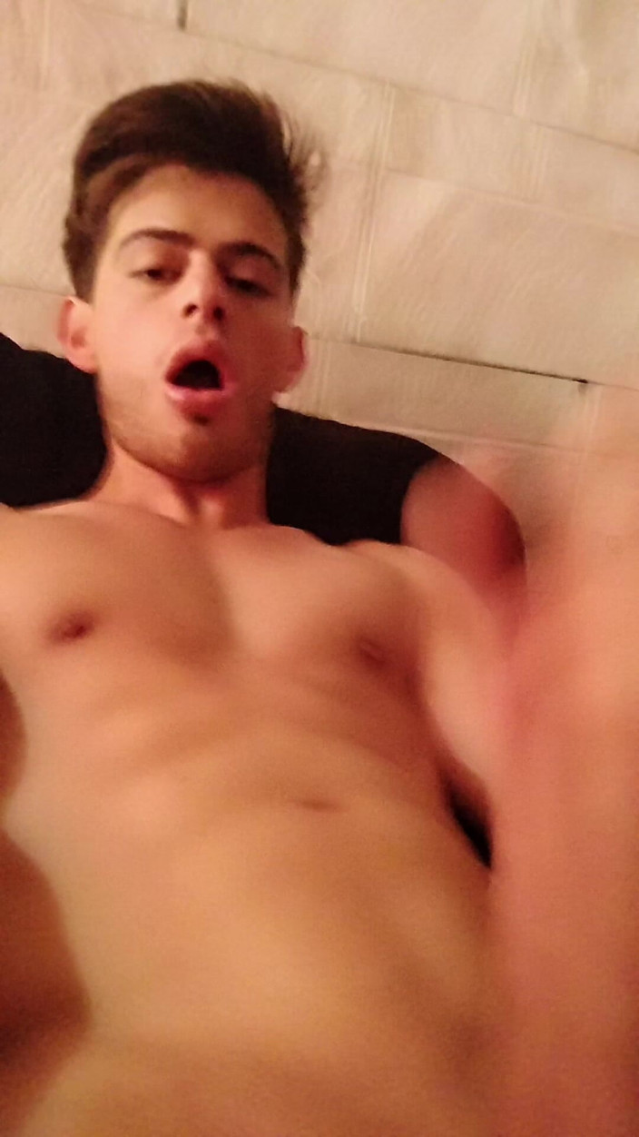 Soy Bruno: I Masturbate Next to My Partner