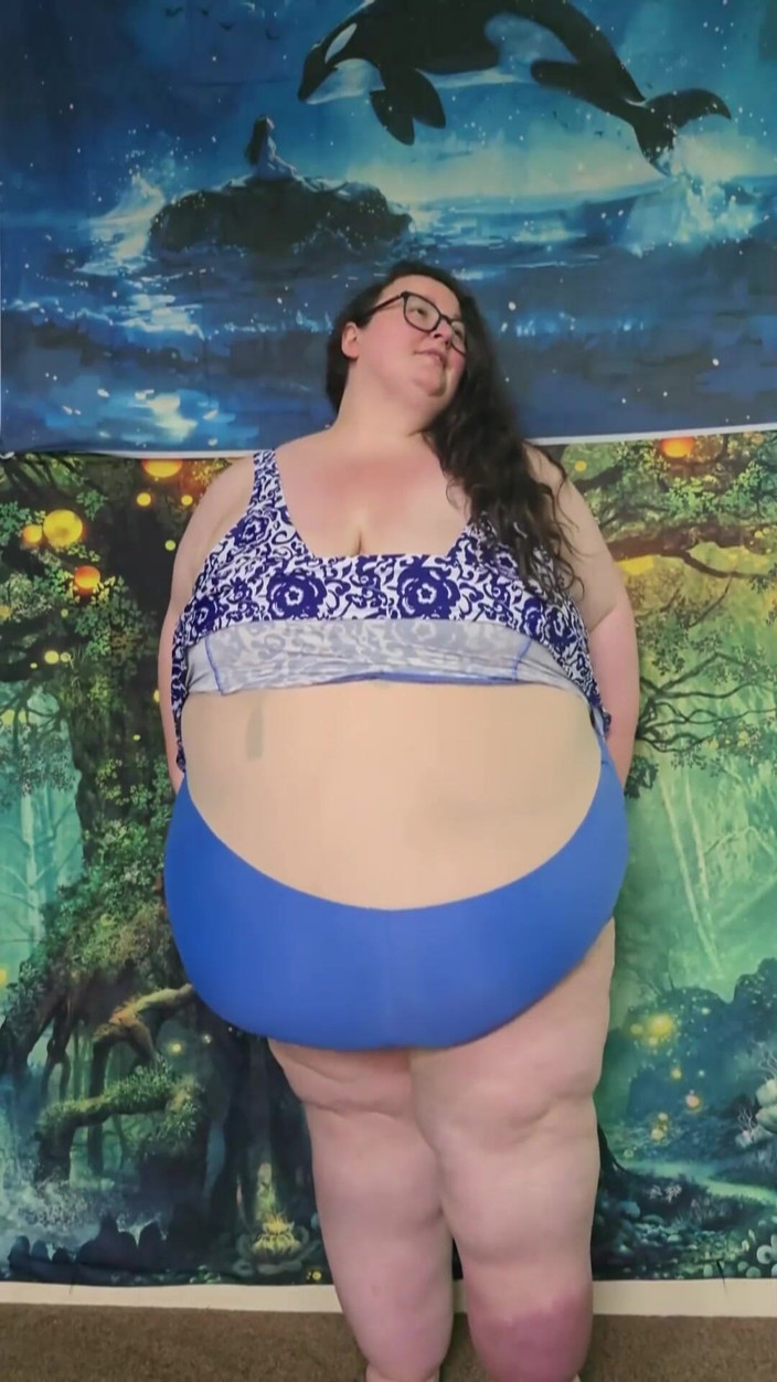 SSBBWLadyBrads: Awek montel super saiz dengan badan gemuk berenang sut dengan...