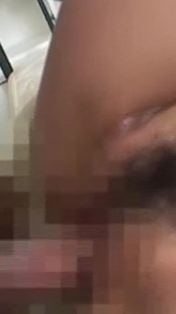 Nienasycona dojrzała milf bierze każdego dostępnego kutasa