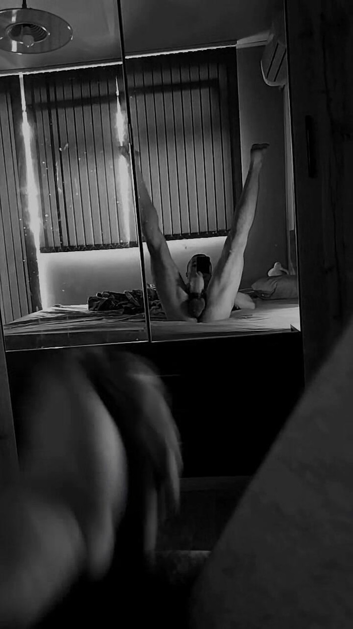 Kristian: レッグアップオナニー