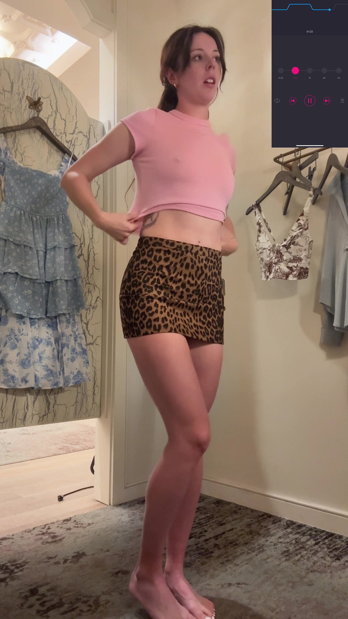 Nadia Foxx: Sborrando intensamente nel camerino!!