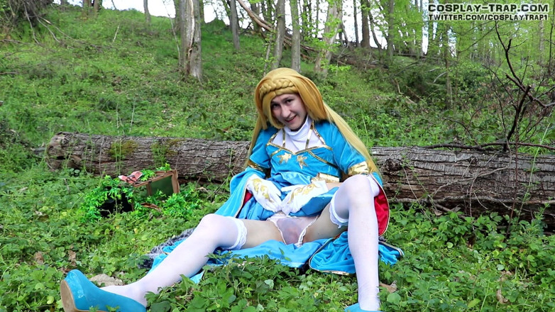 RosalinaxGirl: Zelda frisky forest frolic tuzak cosplay