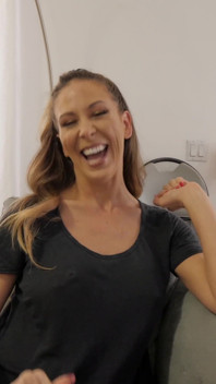 Porno efsanesi Cherie Deville ile epik üçlü seks