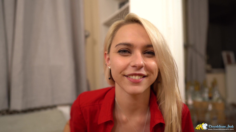 DownblouseJerk: Chloe Toy - Dammi un