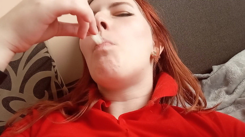 SweetAndFlow: コンドームで遊ぶのが大好きです