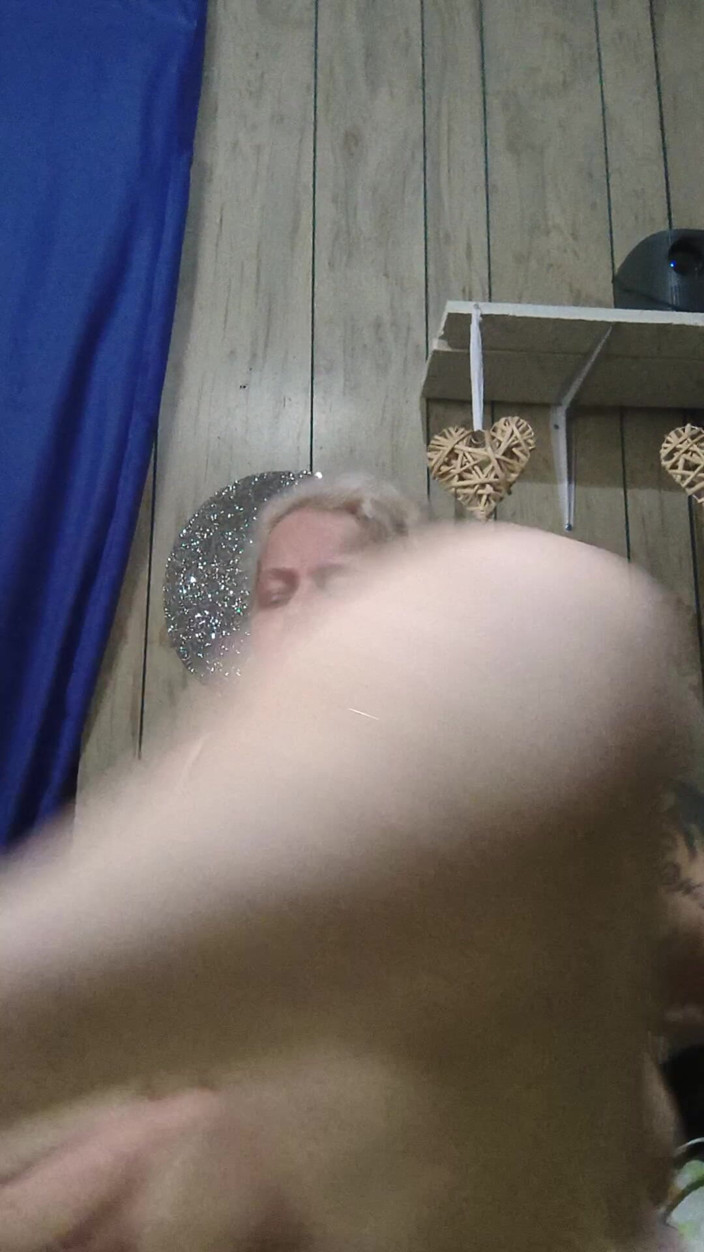 HerculesnVENUS: Smelling Her Body Got Them Both Damn Hard N Hottie