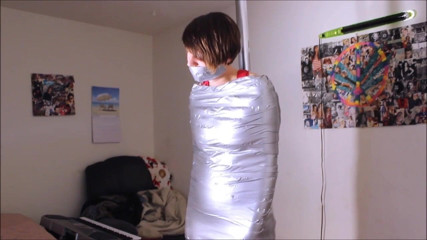 Selfgags classic: Ditangkap dalam wraptivity!