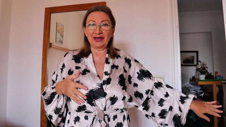 MariaOld: 산책은 야생 회전 : 새엄마는 당신이 생각한 것이 아니에요!