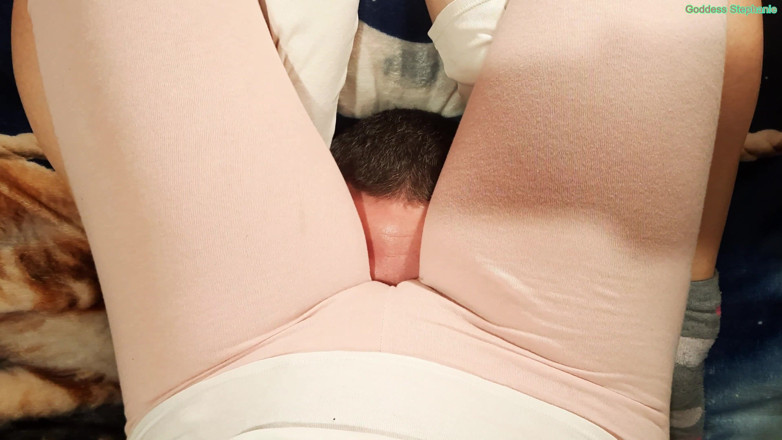 goddess82: 나는 너의 숨을 빼앗는 걸 좋아해!