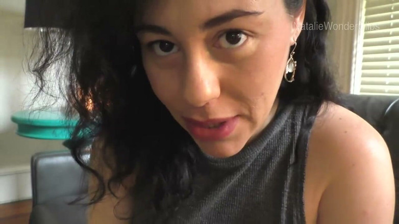 Natalie Wonder: Üvey anneyle nasıl öpüşülmesi konusunda pratik yapıyor ve sonra onu amının...