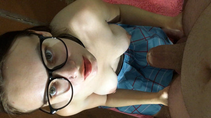 Airaccoon: 你想要吸吮还是说话？我的女朋友闭嘴不能吮吸！