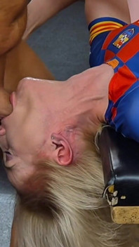 Cheerleader Fucks Footballer