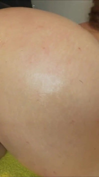 Curvy Girl Do a Mess Squirting a Lot After Fuck Her Pussy Hard