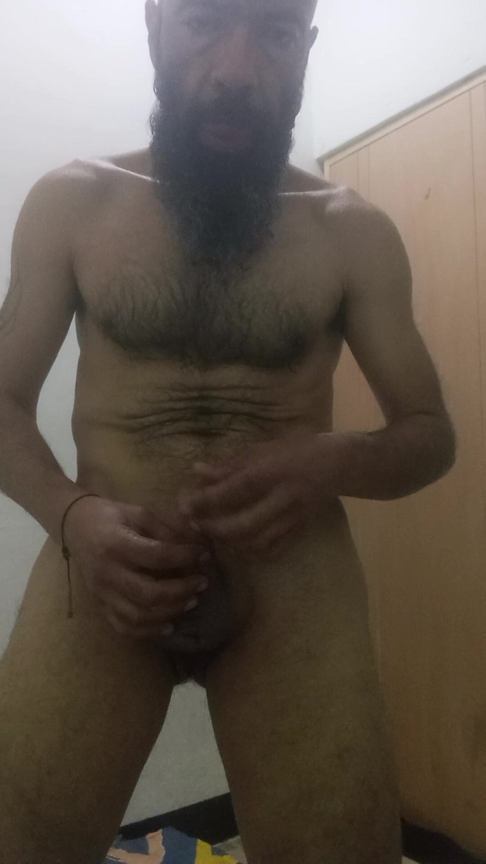 Jhonbahh: Slim and Horny with My Cock