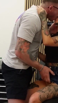 L-am înșelat pe iubitul meu pentru un tatuaj gratuit