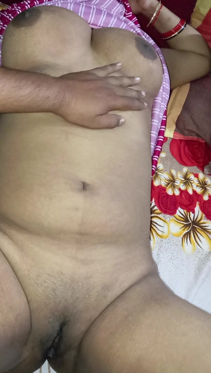 Manjushukla: सुंदर भारतीय भाभी सुंदर चूत के साथ