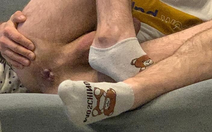 Boy Socks: 양말을 신은 딜도 가지고 노는 중
